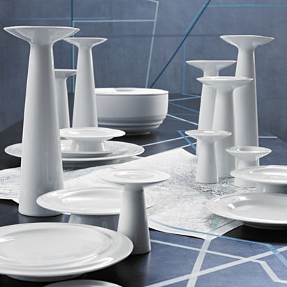 Spielerisch: Wie Pilze wachsen die Einzelteile dieses Porzellanservices von Metz & Kindler für Rosenthal in die Höhe