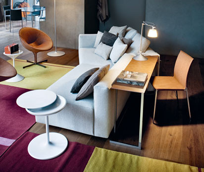 Soziale Wunderpille: die Sofa-Tisch-Kombination aus der Feder des römischen Designers Gabriele Rosa