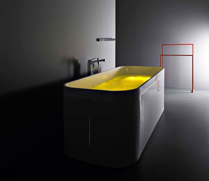 Reduziert in der Form, ausgestattet mit jeglichem Klimbim: die Badewanne von Ludovica und Roberto Palomba für Kos