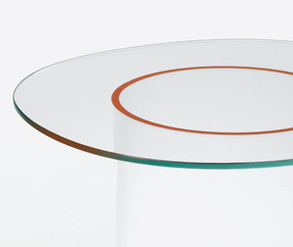 Ein Möbel mit Effekt: gläserner Beistelltisch des spanischen Designers Victor Carrasco für Glas Italia