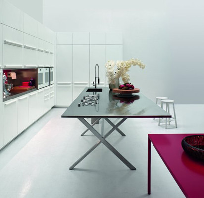 Das Ende der Kompaktküche ist längst eingeläutet: Kücheninsel aus Edelstahl von Ludovica und Roberto Palomba für Elmar