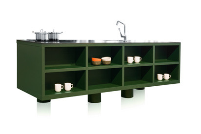 Sie baut Brücken: die neue Küche von Harri Koskinen für den finnischen Hersteller Saari