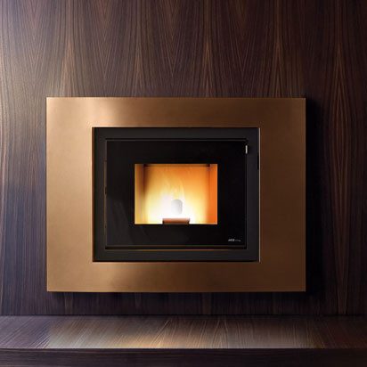 Naturstein oder Stahl? Dieser Kamin findet für jede Umgebung den passenden Rahmen