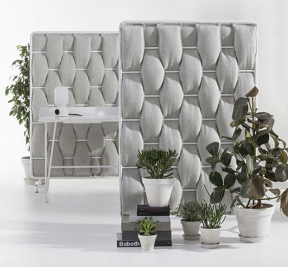 Diese Akustik-Elemente einer allzu nüchterner Büroatmosphäre den Kampf an