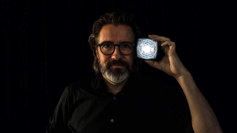 Diese Diamantenleuchte von Olafur Eliasson fängt das Sonnenlicht ein
