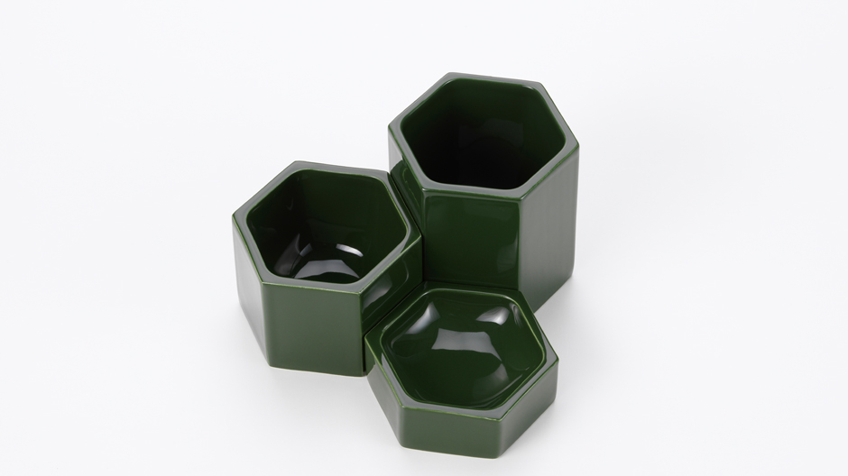Die wabenförmigen Keramikobjekte von Jasper Morrison für Vitra.
