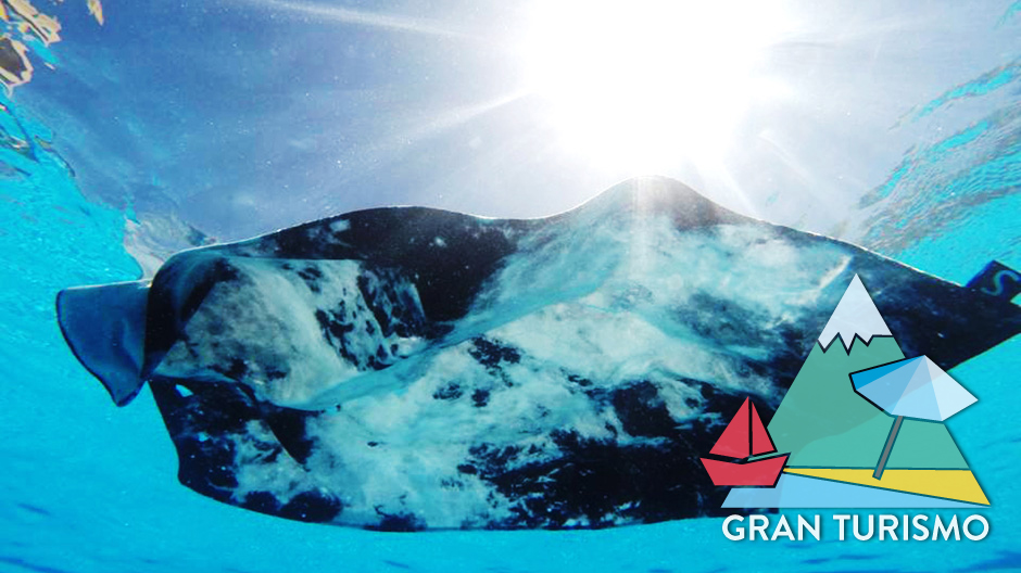 Urlaub im Weltall? Die Badetücher von Schönstaub holen unendliche Weiten an den Beckenrand.