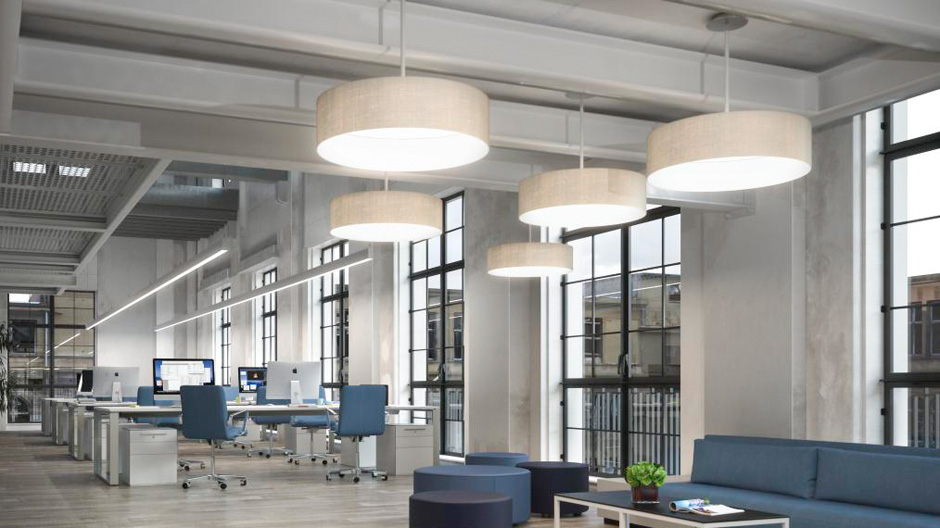 Schwebezustand: Die Vivaa-Pendelleuchte von Waldmann bietet für Architekten einen großen Gestaltungsspielraum.