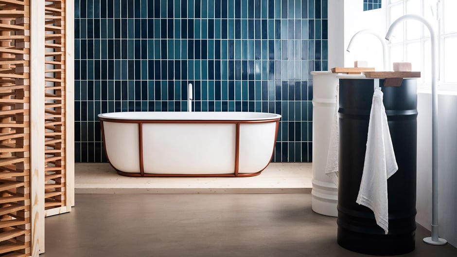 Pure Form und konstruktives Ornament aus Edelstahl: Die neue Badewanne von Patricia Urquiola für Agape