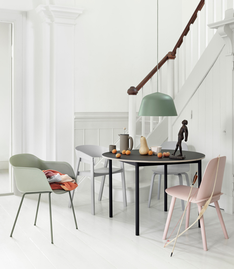 Schlichte Schönheit: metallene, fast archetypische Pendelleuchte von Muuto