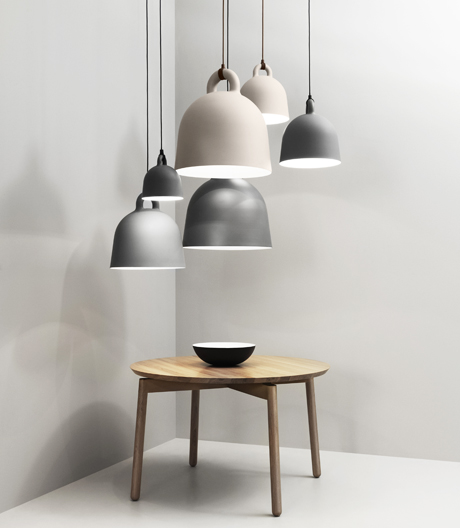 Bewährte Form in neuen Größen: Diese Leuchte wird ihrem Vorbild, der Glocke, immer ähnlicher