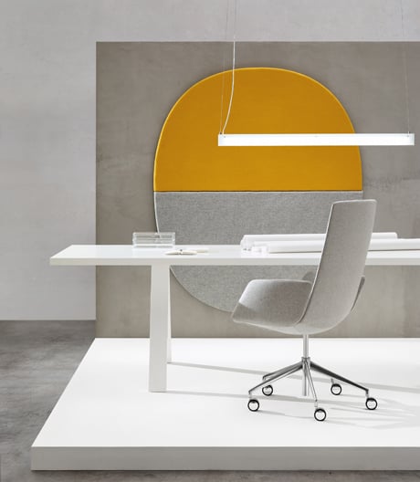 Bürostuhl und Loungechair in einem: der neue Entwurf von Lievore Altherr Molina für Arper.