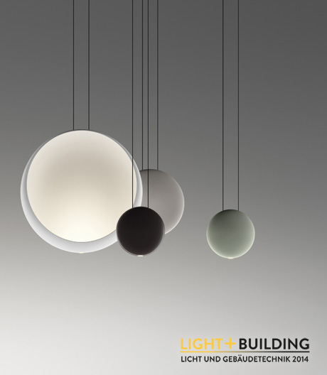 Scheibe oder Kugel? Eine Leuchte von Lievore Alther Molina von der Frankfurter Lichtmesse