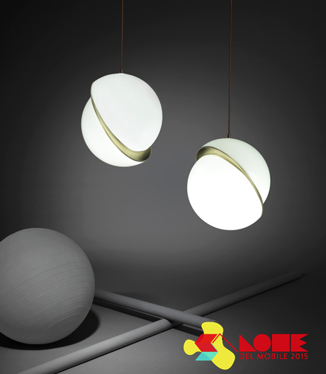 Dekonstruktion als zeitgenössisches Stilelement: Lee Brooms neue Leuchte aus zwei versetzten Halbkugeln