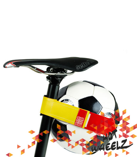 Von A nach B mit dem Ballhalter des Berliner Labels Fahrer.