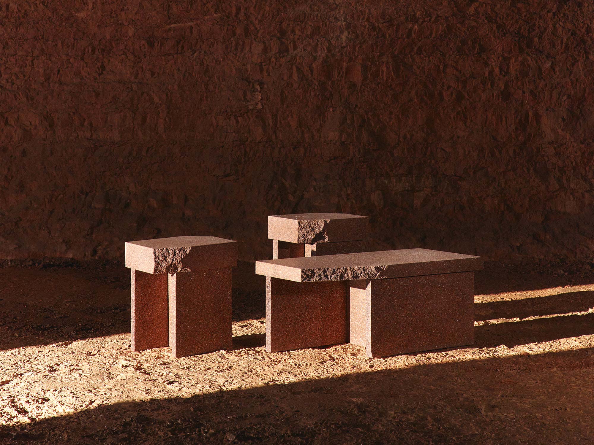 Tischfamilie aus Marmorabfällen von Monica Förster für Fogia