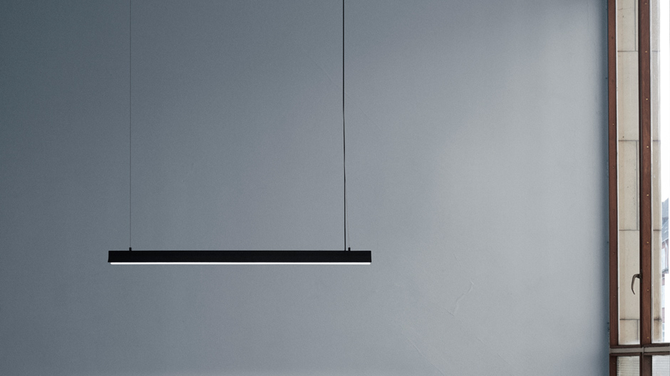 Mit der neuen Pendelleuchte für &tradition verweist Andreas Bozarth Fornell auf formale Vorbilder des Minimalismus