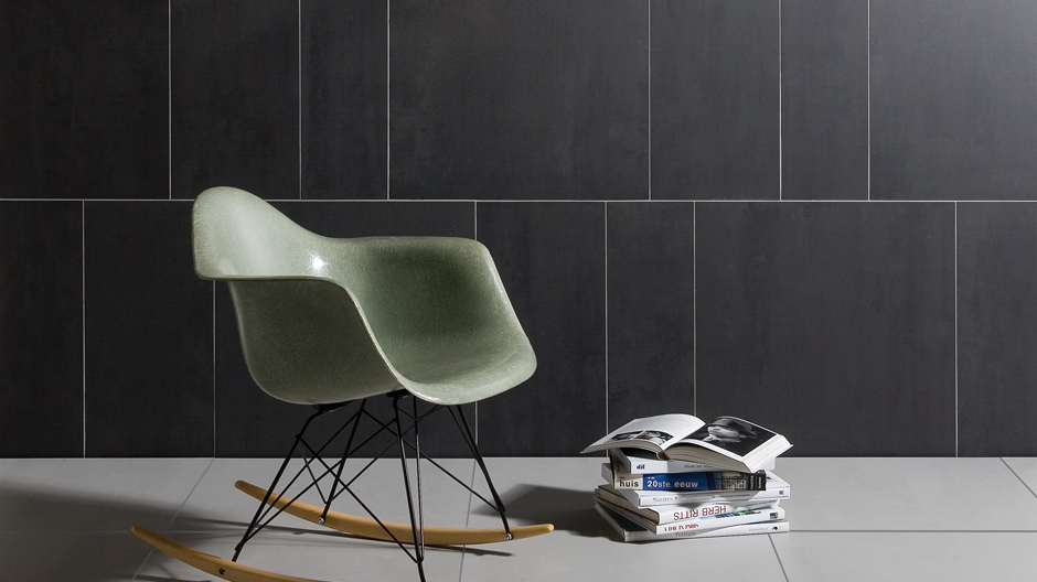 Unglasiert ist diese Fliesenserie von Mosa Tiles, die in zwölf verschiedenen Grautönen erhältlich ist.