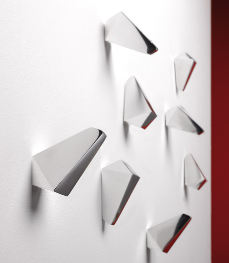 Kosmisch: Garderobenhaken von Caramel für Iserlohner Haken.