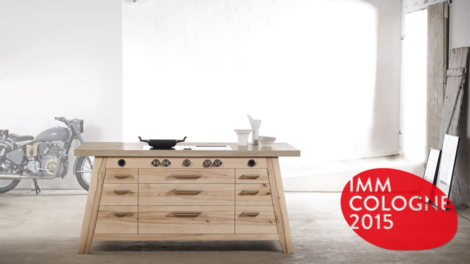 Das Holz dreier Apfelbäume und eine Sandsteinplatte: Unikat-Kochtisch von der Tischlerei Sommer