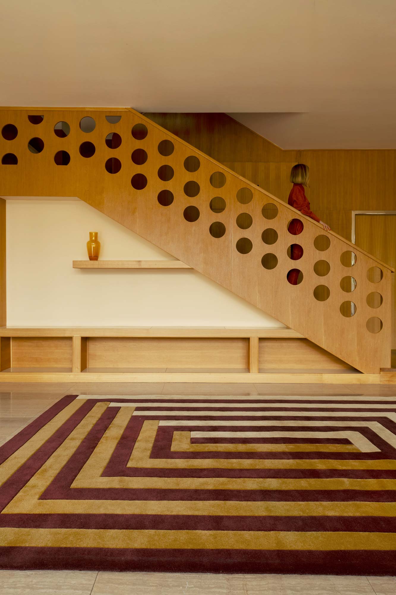 Grafische Wollteppiche von Tekla Evelina Severin für Layered