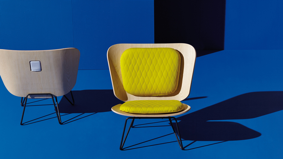 Mal extravagant, mal zurückhaltend: Ein vielseitiger Stuhl, Sessel und Loungemöbel von Bartmann Berlin.