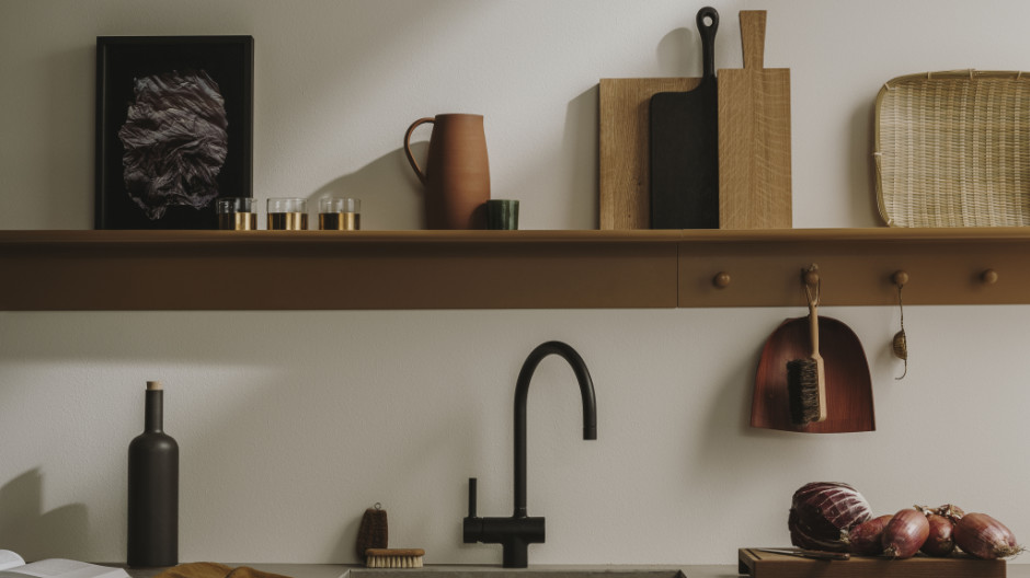 Stauraumkonzept mit Accessoires von Altherr Désile Park für Burgbad.