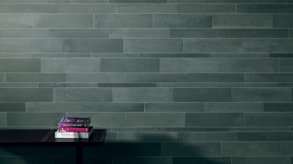 Grau mit einem Hauch von Grün schafft Spannung an Fassaden, Wänden und auf dem Boden: Feinsteinzeug-Fliesen von Mosa.