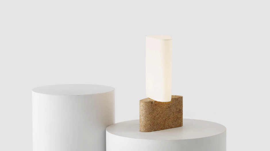 Versöhnliche Gegensätze: Tischleuchte von Cheshire Architects für Resident.