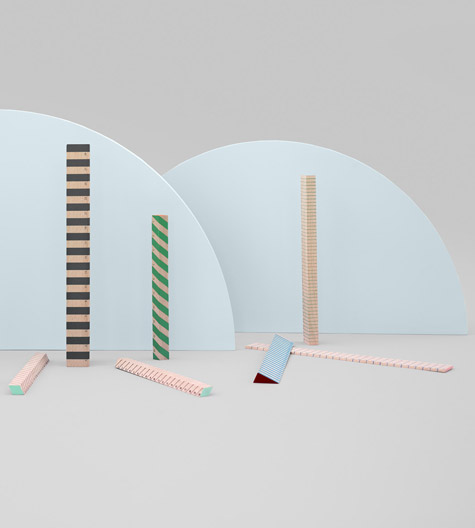 Dreimal zwei gestreifte Lineale mit kunterbuntem Unterhaltungsfaktor.