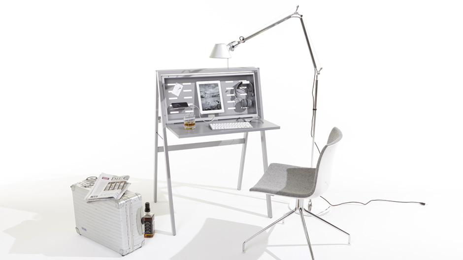 Michael Hilgers flacher Faltsekretär ist so mobil wie Laptop und Tablet.