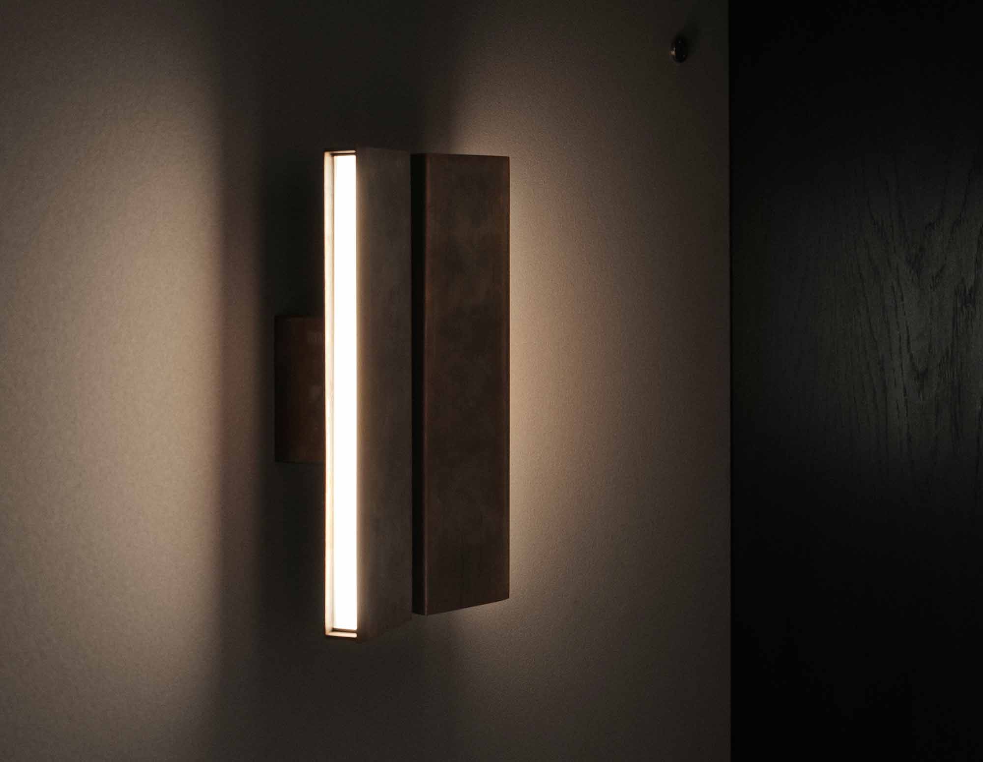 Atmosphärische Wandleuchte von OEO Studio und Arash Nourinejad für Anour