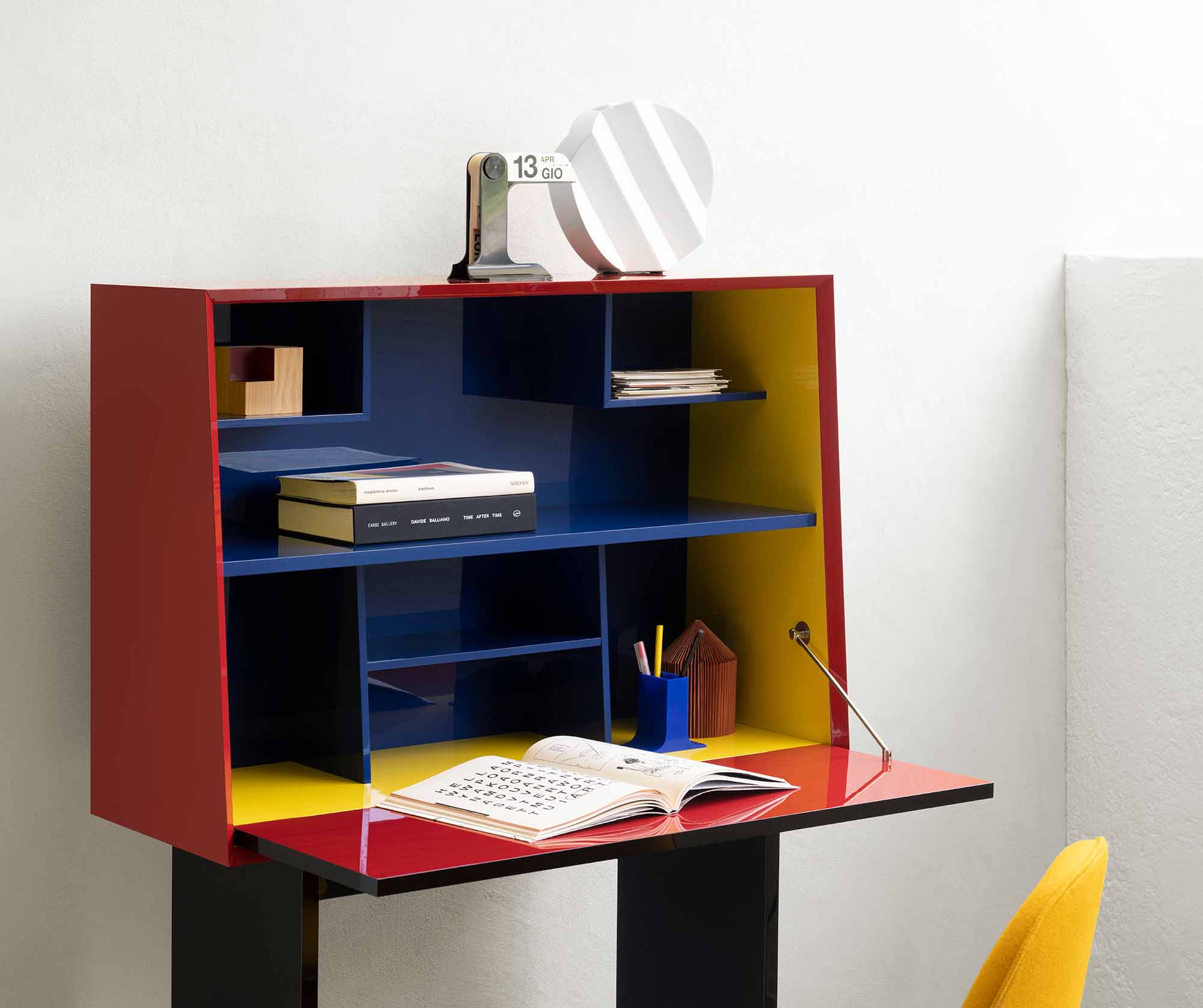 Farbenfrohe Möbelkollektion von Alessandro Mendini für Porro