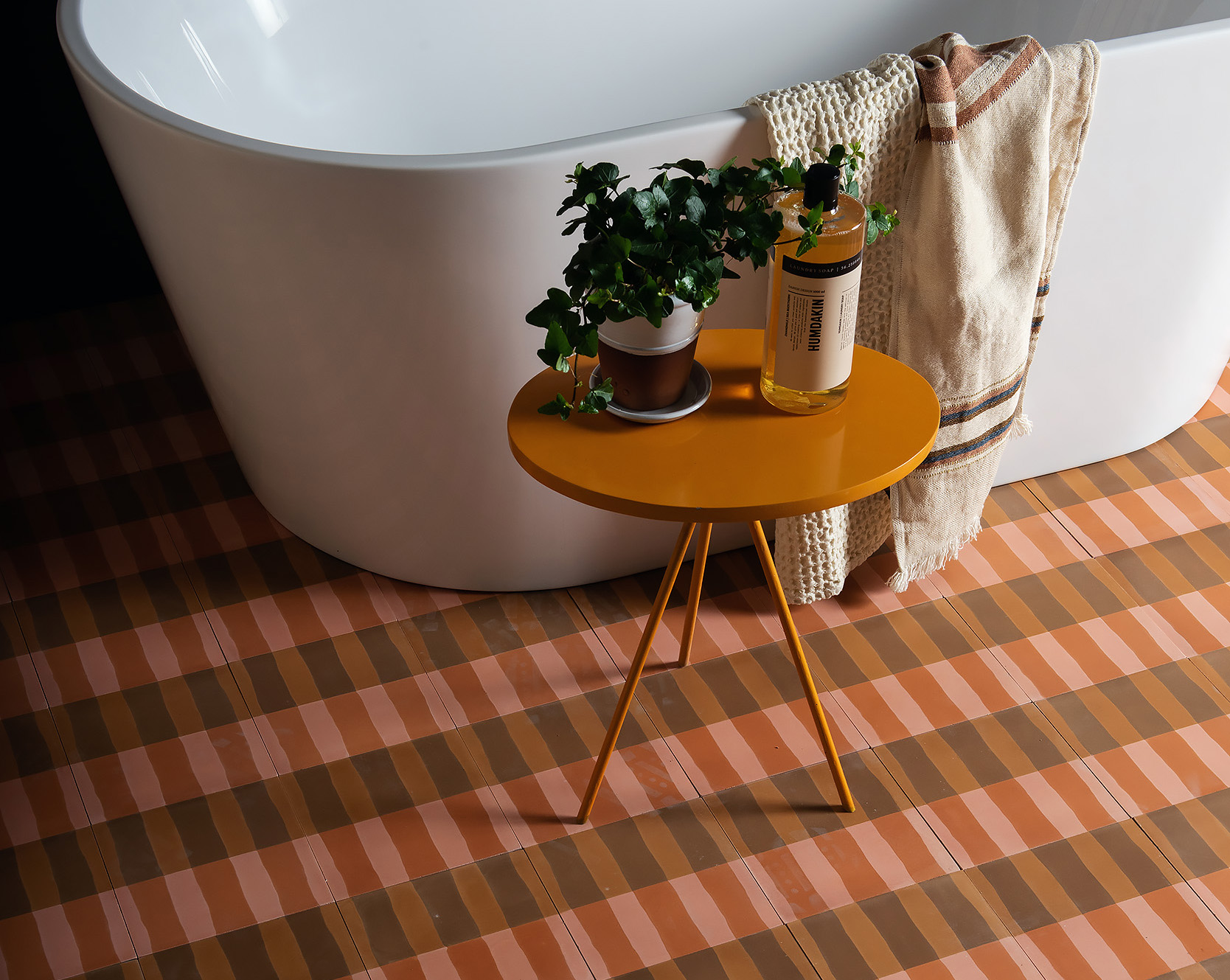 Traditionell gefertigte Fliesen von Martin Bergström für Marrakech Design