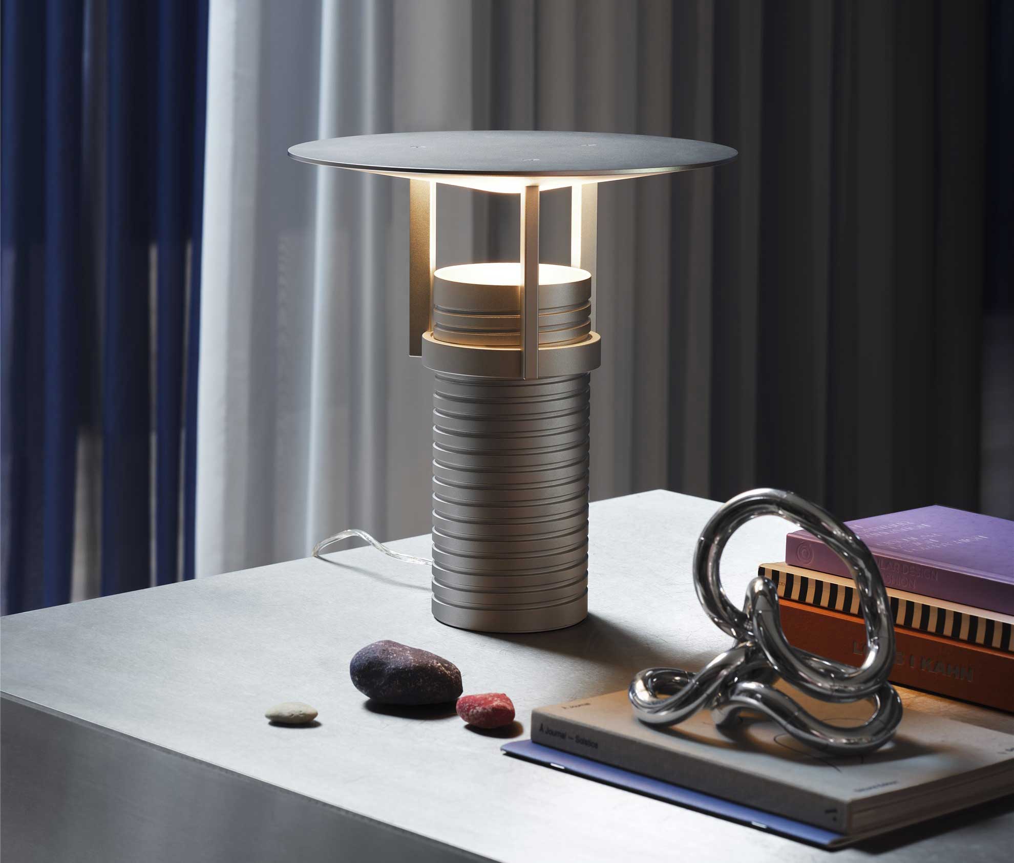 Intuitive Tischleuchte von Jamie Wolfond für Muuto