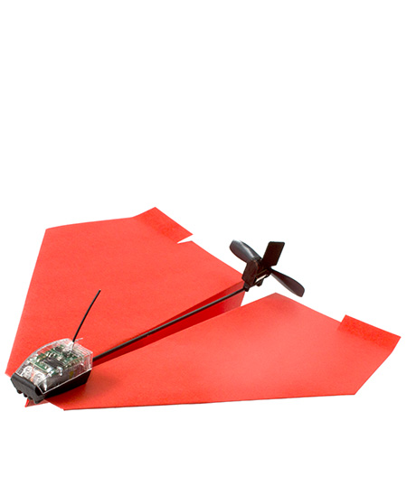 Halb Papier, halb Maschine: Dieses Set macht gewöhnliche Papierflieger flott.
