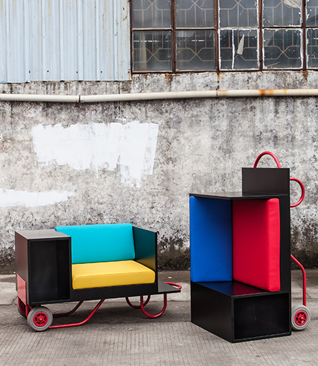 Möbel auf Schubkarren von William Lim und Sohn