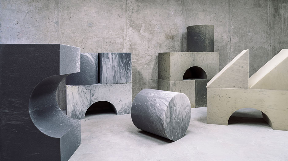 Federleichter Marmorblock: Schaumstoffmodule von Chrystèle Karam.