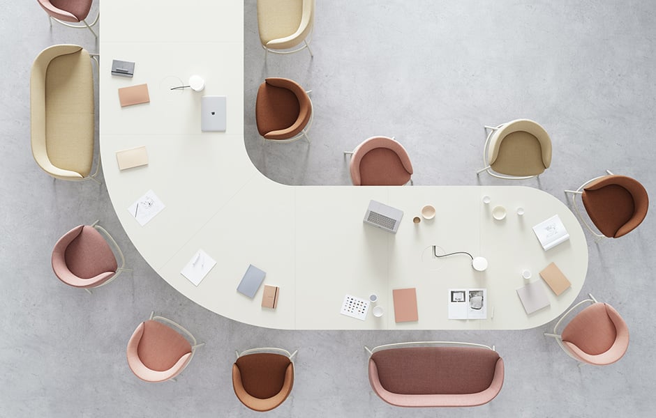 Ein Tisch als Gestaltwandler von Form Us With Love.