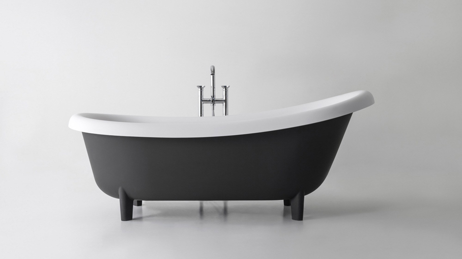Fast wie früher: freistehende Badewanne mit Standfüßen von Roberto Lazzeroni