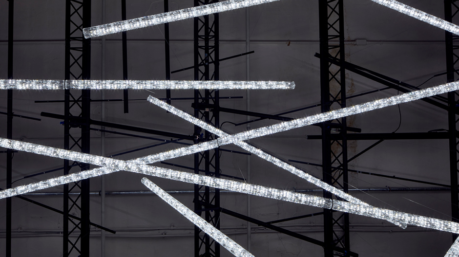 Funkelnder Auftritt: Neue Leuchtenkollektion von Fredrikson Stallard für Swarovski