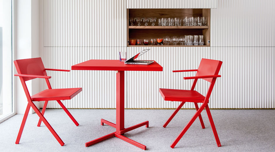Mit Sinn für das Praktische: Tisch- und Stuhlfamilie von Jean Nouvel.