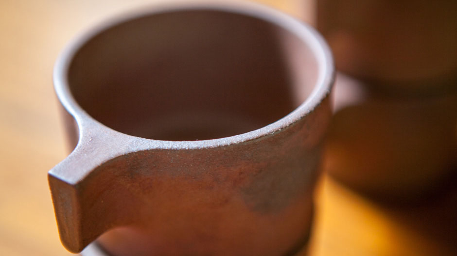 Wie man stilvoll Tee trinkt, zeigt dieser Tableware-Entwurf eines Londonder Designstudios