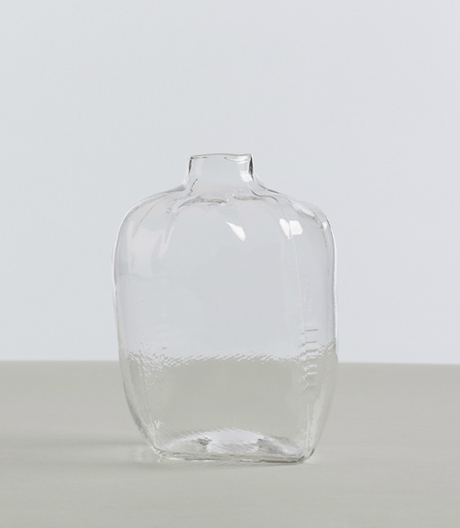 Gib Stoff! Glasserie mit einer textil wirkenden Oberfläche von Wrong for Hay