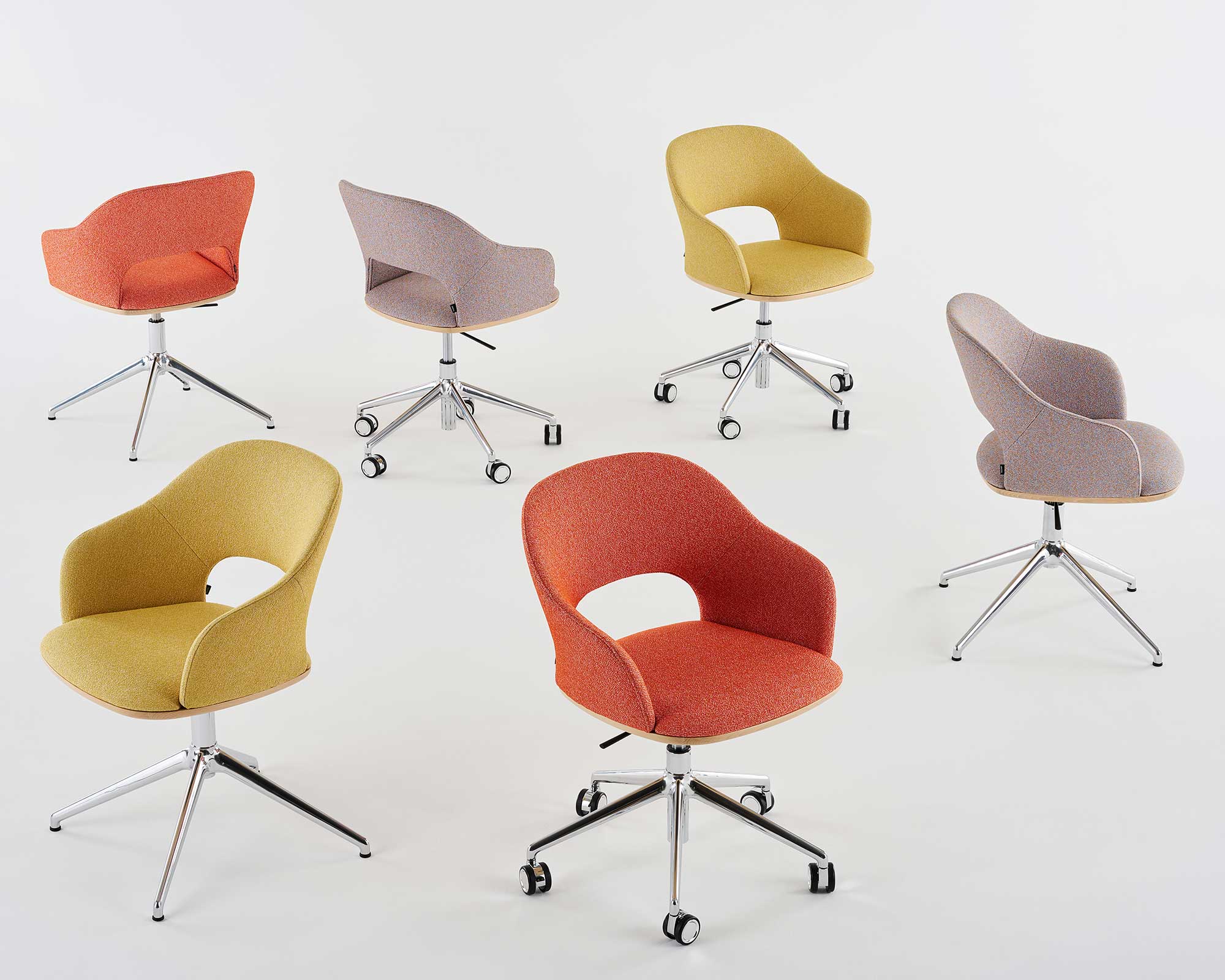 Wohnlicher Drehsessel von Marco Dessí für Thonet