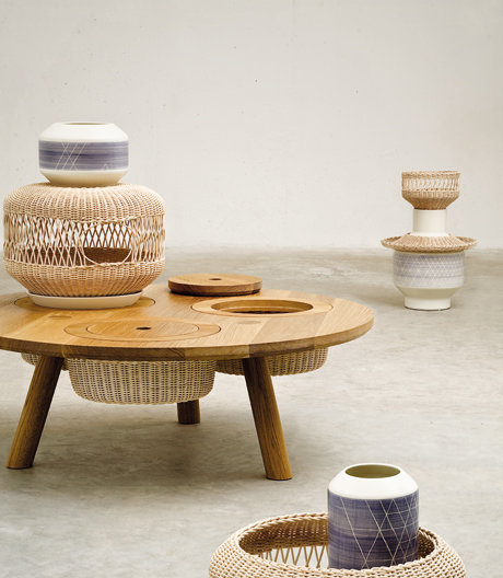 Dieser Tisch macht Platz für Vasen, Teller und Obstkörbe