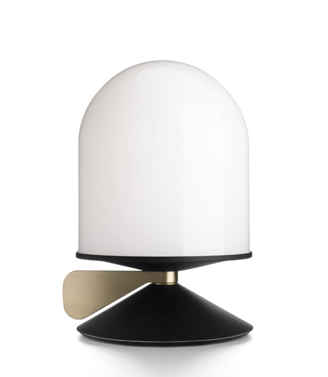 Beflügelndes Design. Eine gänzlich ungewohnte Gestaltung zeichnet diese Leuchte aus Schweden aus.