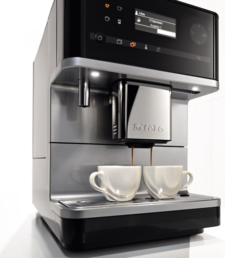 Universal Design: Das TFT-Display dieses Vollautomaten von Miele ist gut ablesbar und ausgesprochen einfach zu bedienen.