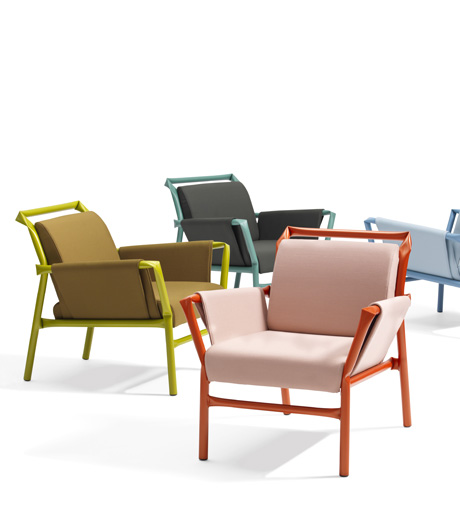 Geknickt: neue Stahlrohrmöbelserie von Osko+Deichmann