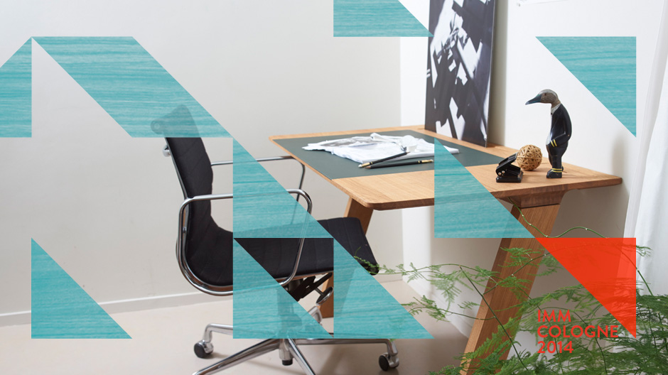 Bequem an die Wand lehnt sich dieser Sekretär des niederländischen Herstellers Arco